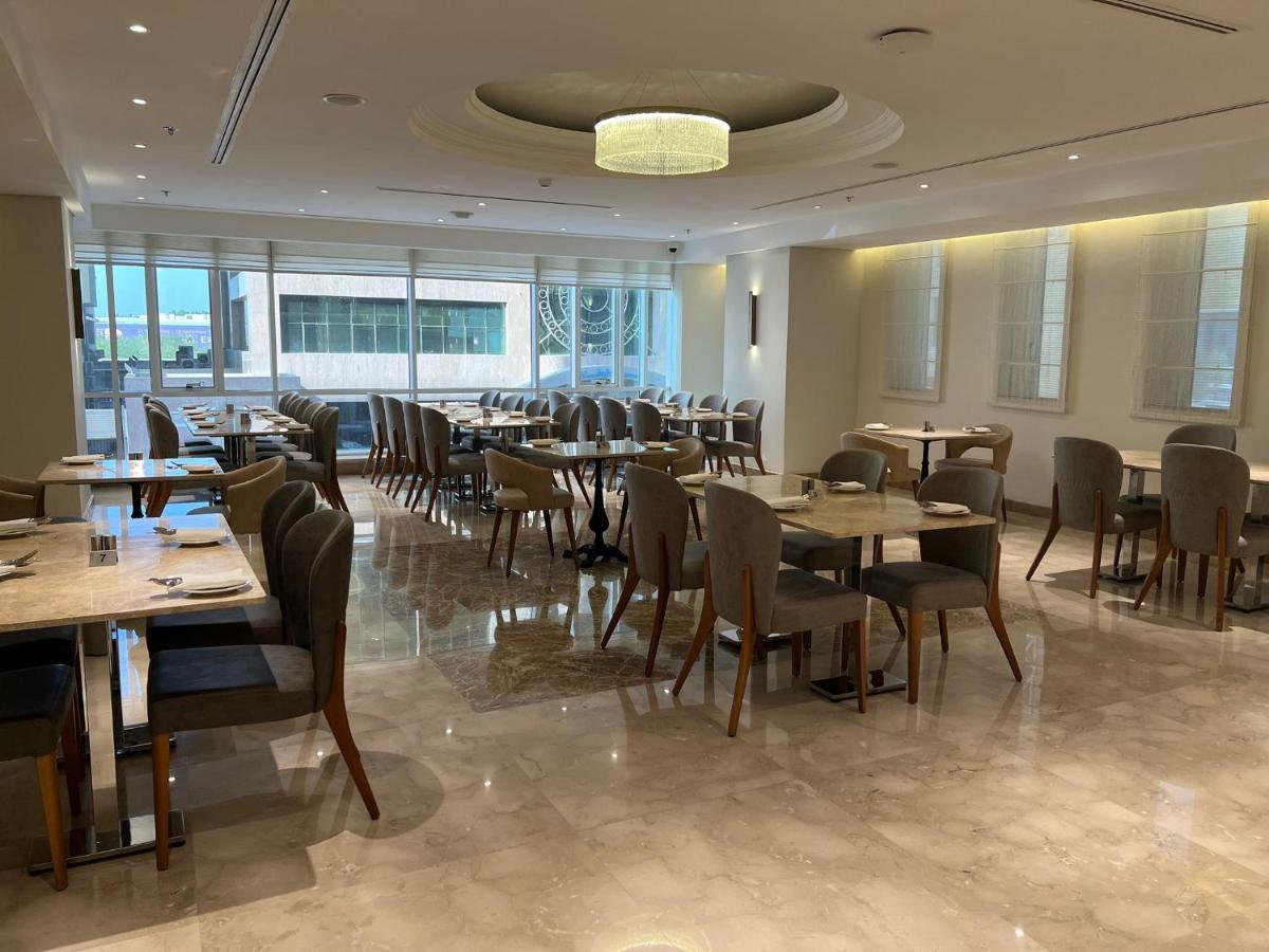 Gloria Hotel & Suites Doha Exteriör bild
